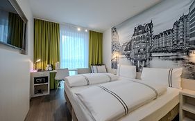 Super 8 by Wyndham Hamburg Mitte